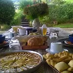 Sotto La Luna Bruna Couette-café *