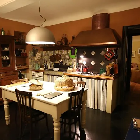 Sotto La Luna Bruna Cocconato