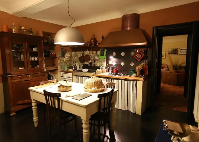 Sotto La Luna Bruna Cocconato