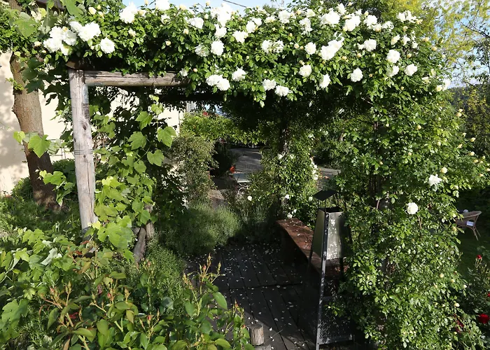 Sotto La Luna Bruna Bed & Breakfast *