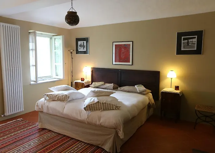 Sotto La Luna Bruna Bed & Breakfast *